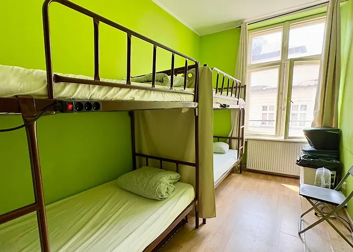 Let'S Rock Party Hostel! Age Limit From 18 Until 40! Cracovia